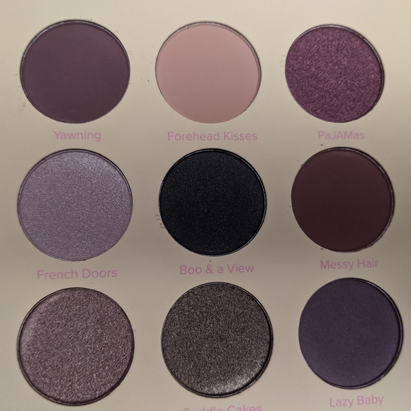 Premium Make-up Bundle - Picture 2 of 4